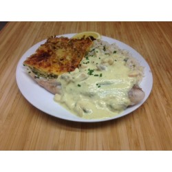 Queue de lotte et crustacés façon bouillabaisse,  pommes vapeur et carottes