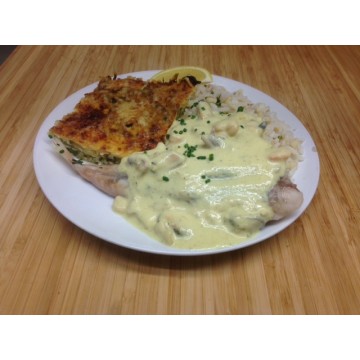 Queue de lotte et crustacés façon bouillabaisse,  pommes vapeur et carottes