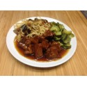 Porc caramel, nouilles chinoises et petits légumes