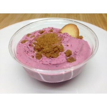 Mousse de nougat et coulis de fraise