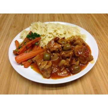 Sauté de porc à la Corse, légumes mijotés et tortis