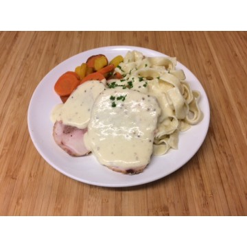 Gigolette de dinde sauce moutarde à l'ancienne, farfalles et courgettes