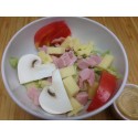Salade parisienne (jambon champignons dés d’emmental salade)