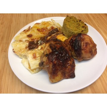 Poulet rôti tandoori, pommes sautées et  gratin de choux fleur