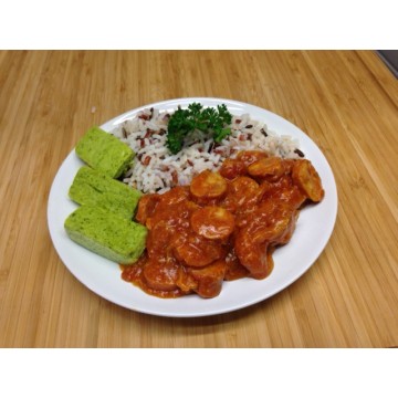 Rougail saucisses, riz aux lentilles et courgettes grillées