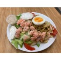 Salade finoise au saumon, tomates, chèvre, farfalles, concombre et cœur de palmier