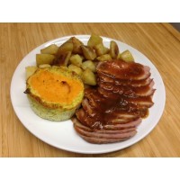 Fricassé de dinde à l'orange, riz sauvage et gateau de légumes