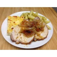 Roti de porc sauce tapenade, riz pilaf et ratatouille