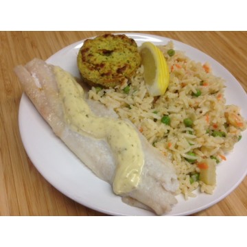 Merlu sauce aux agrumes, riz basmati et purée de carotte patates douces Merlu sauce aux agrumes, riz basmati et purée de carotte patates douces