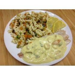 Filet de colin sauces aux herbes, tortis et gratin de choux fleur